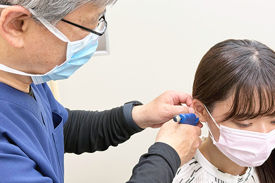 ピアス施術